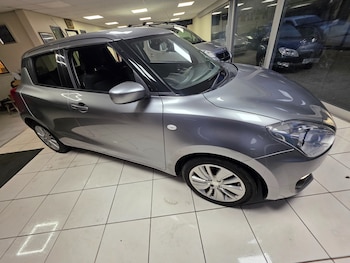 Used Suzuki Swift 2018 for sale - 77319315: Photo