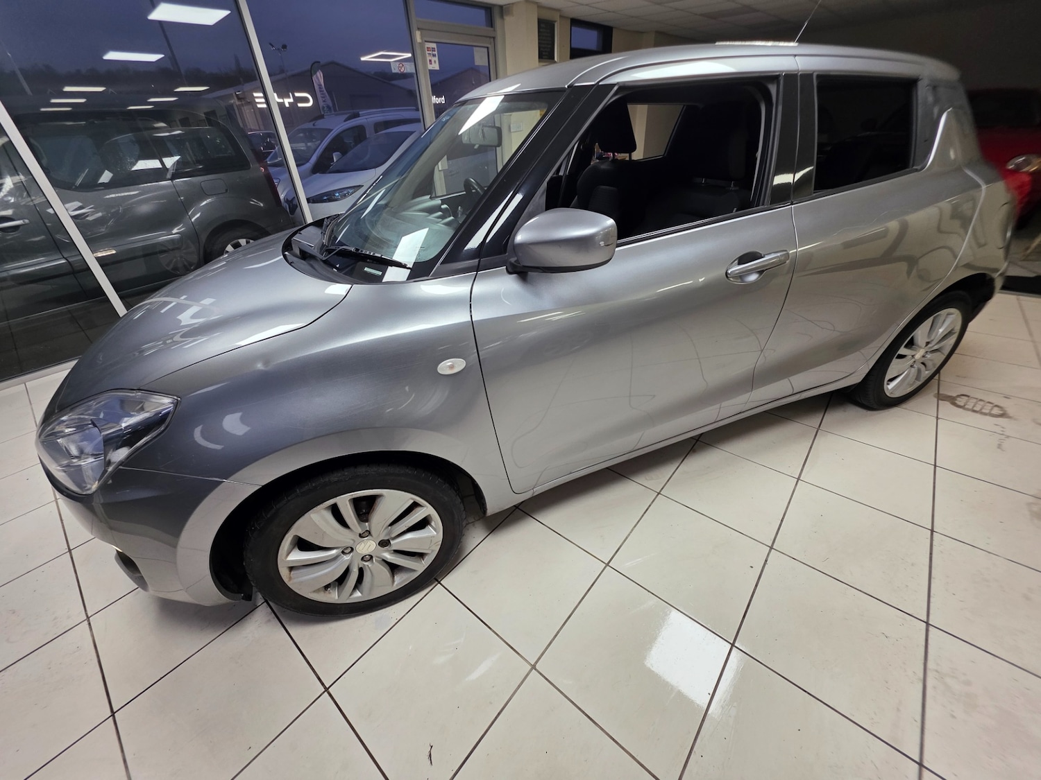 Used Suzuki Swift 2018 for sale - 77319315: Photo 4