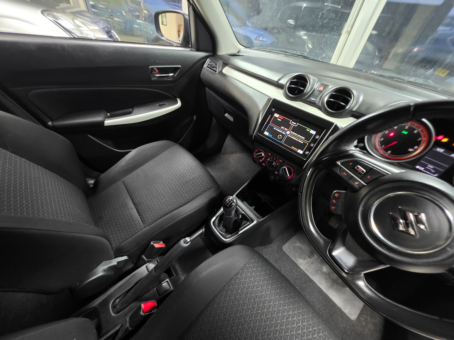 Used Suzuki Swift 2018 for sale - 77319315: Photo 9