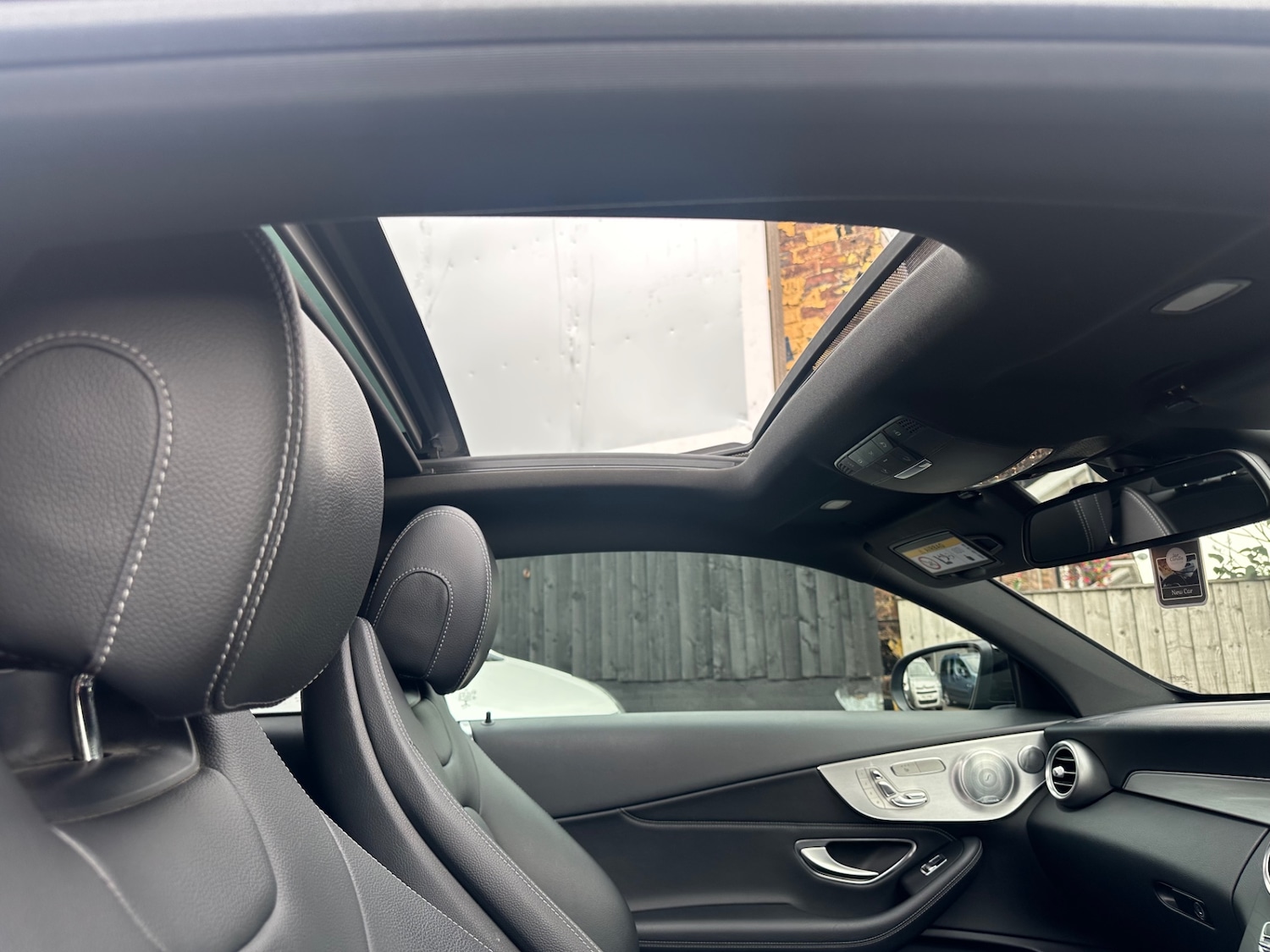 Used Mercedes-Benz C Class 2017 for sale - 76347273: Photo 8