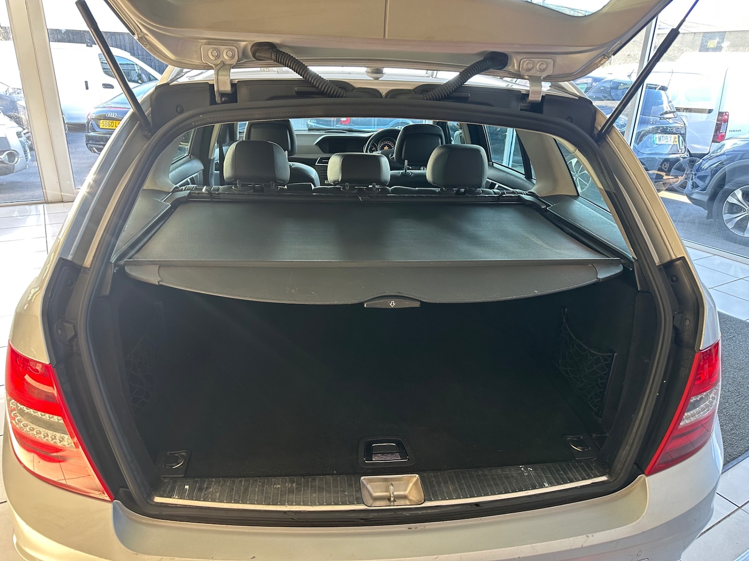 Used Mercedes-Benz C Class 2013 for sale - 76847288: Photo 14