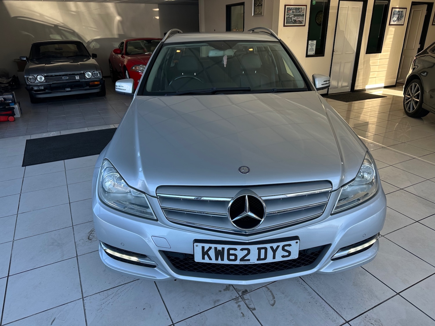 Used Mercedes-Benz C Class 2013 for sale - 76847288: Photo 2