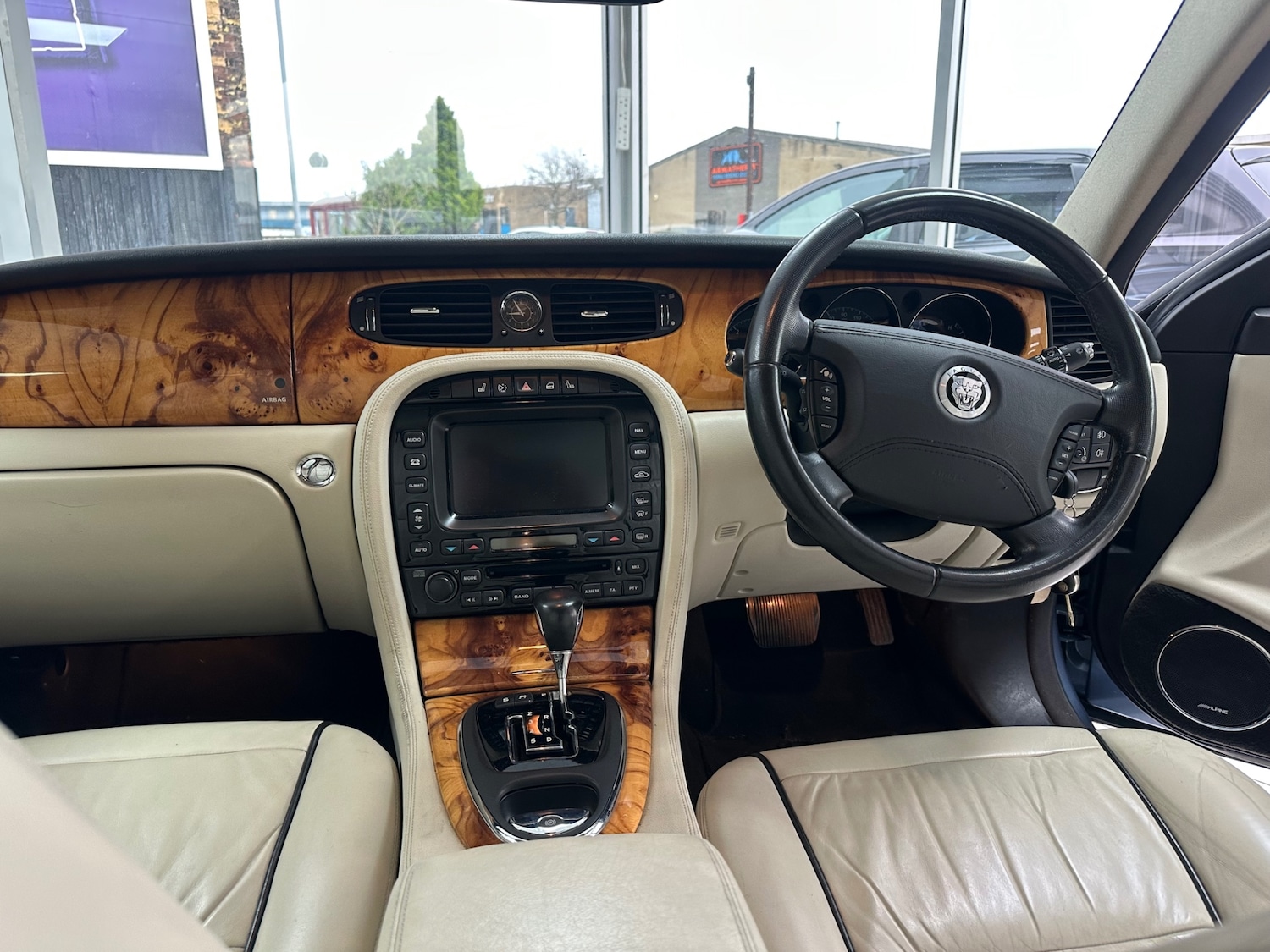 Used Jaguar XJ 2009 for sale - 77988810: Photo 9