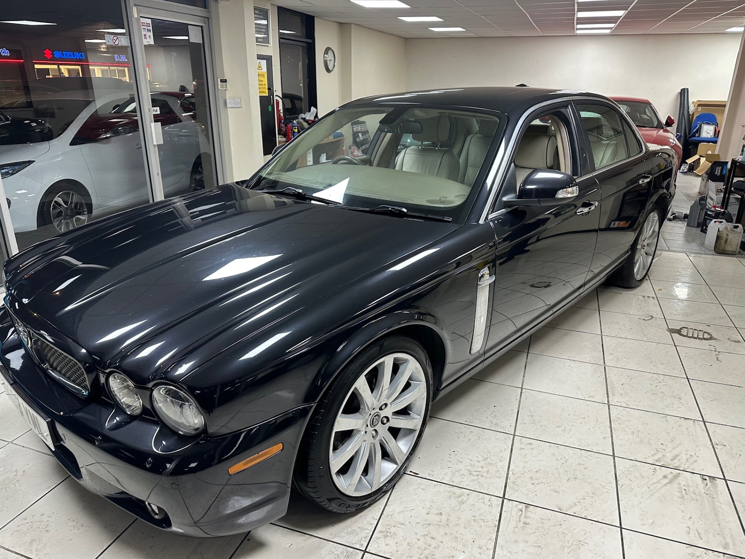 Used Jaguar XJ 2008 for sale - 76957056: Photo 3