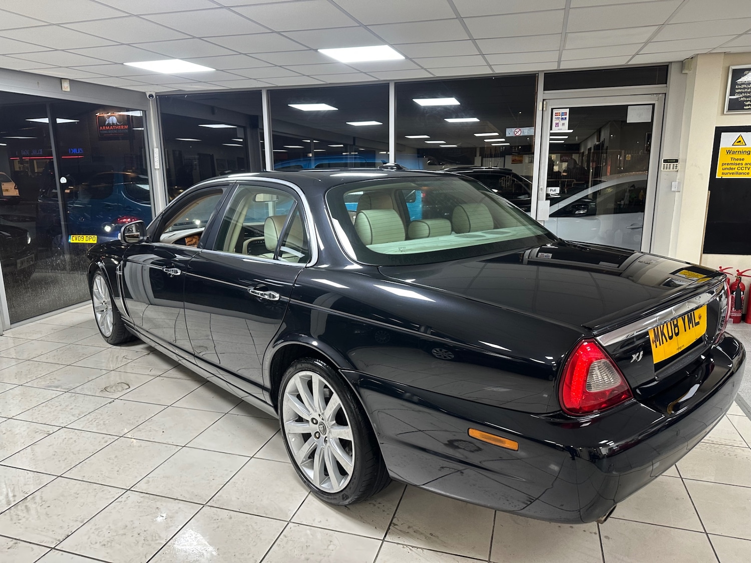 Used Jaguar XJ 2008 for sale - 76957056: Photo 5
