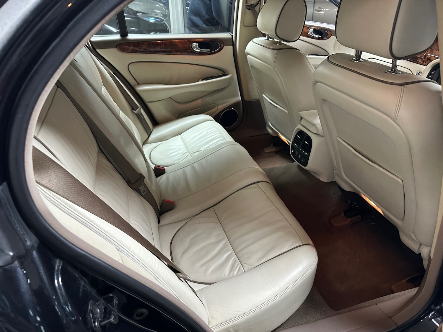 Used Jaguar XJ 2008 for sale - 76957056: Photo 9