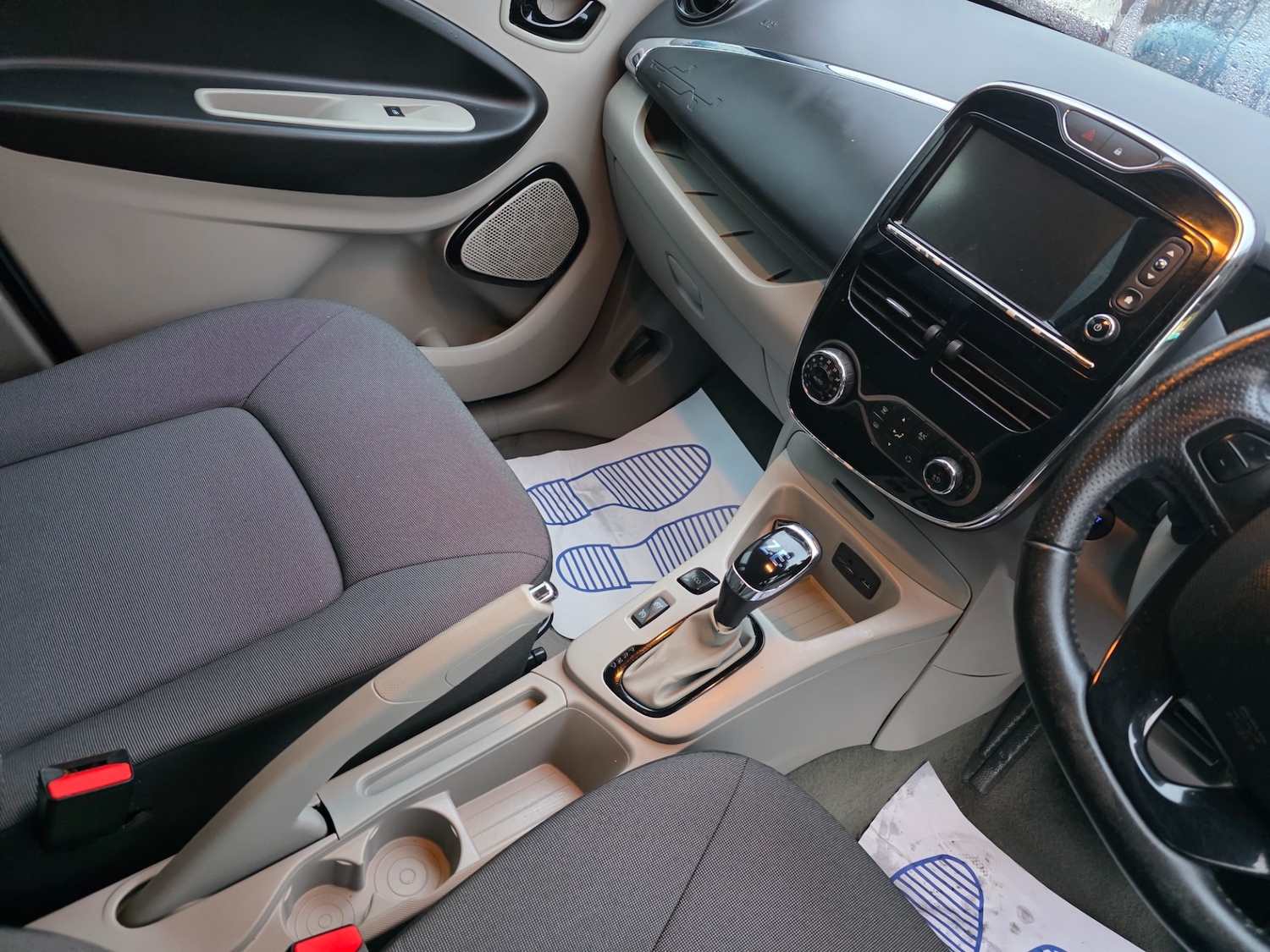 Used Renault Zoe 2015 for sale - 76839273: Photo 10