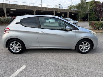 Used Peugeot 208 2013 for sale - 79644755: Photo