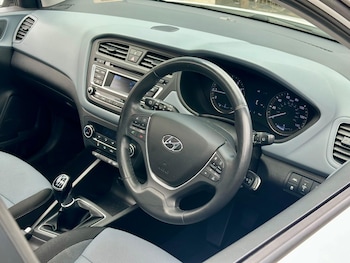 Used Hyundai i20 2015 for sale - 75531835: Photo