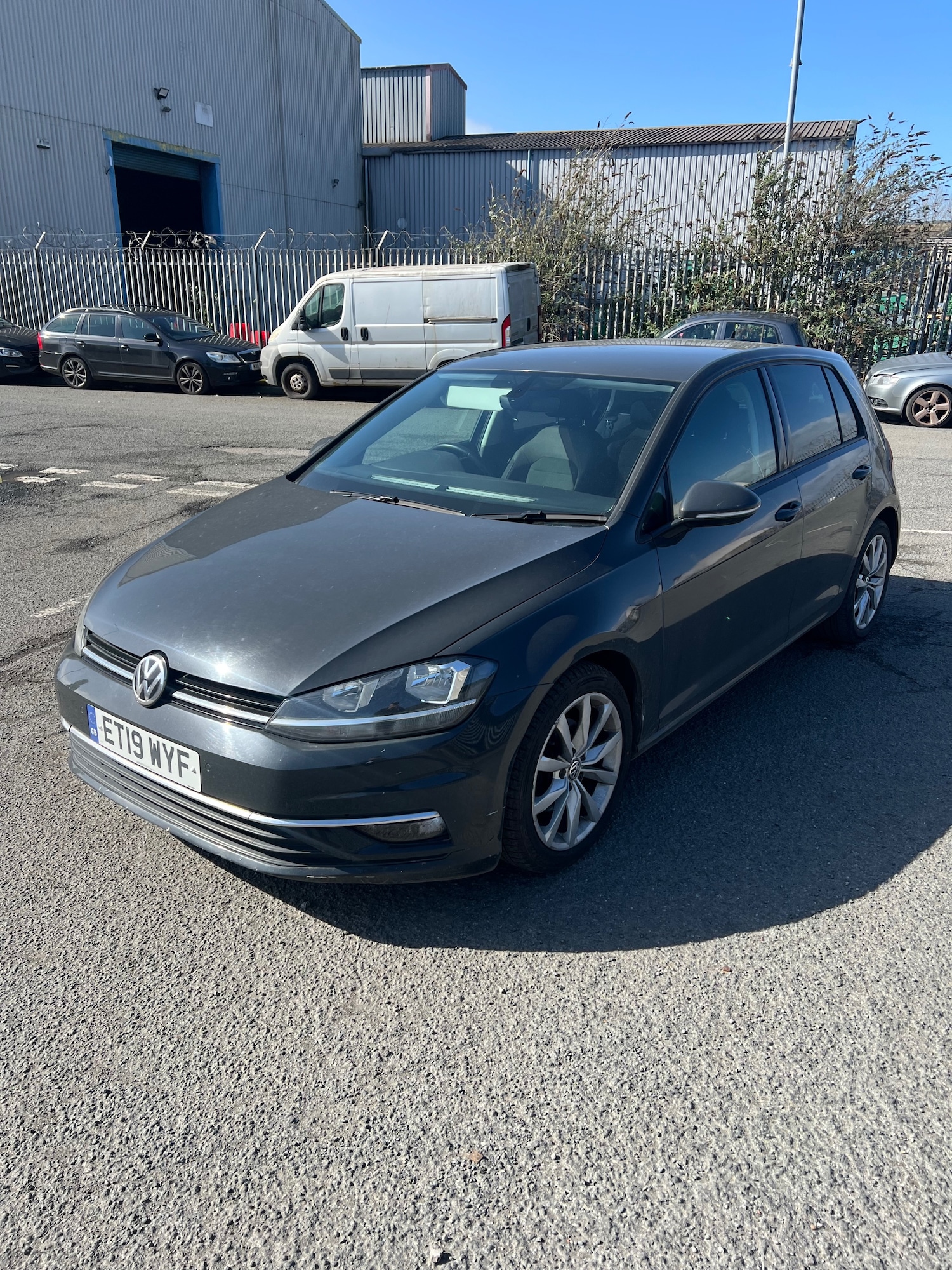 Used Volkswagen Golf 2019 for sale - 77916896: Photo 2