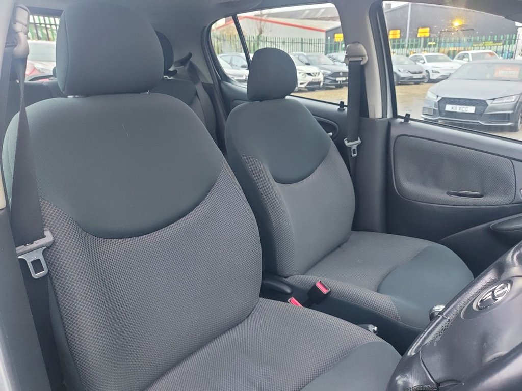 Used Toyota Yaris 2004 for sale - 76867982: Photo 16