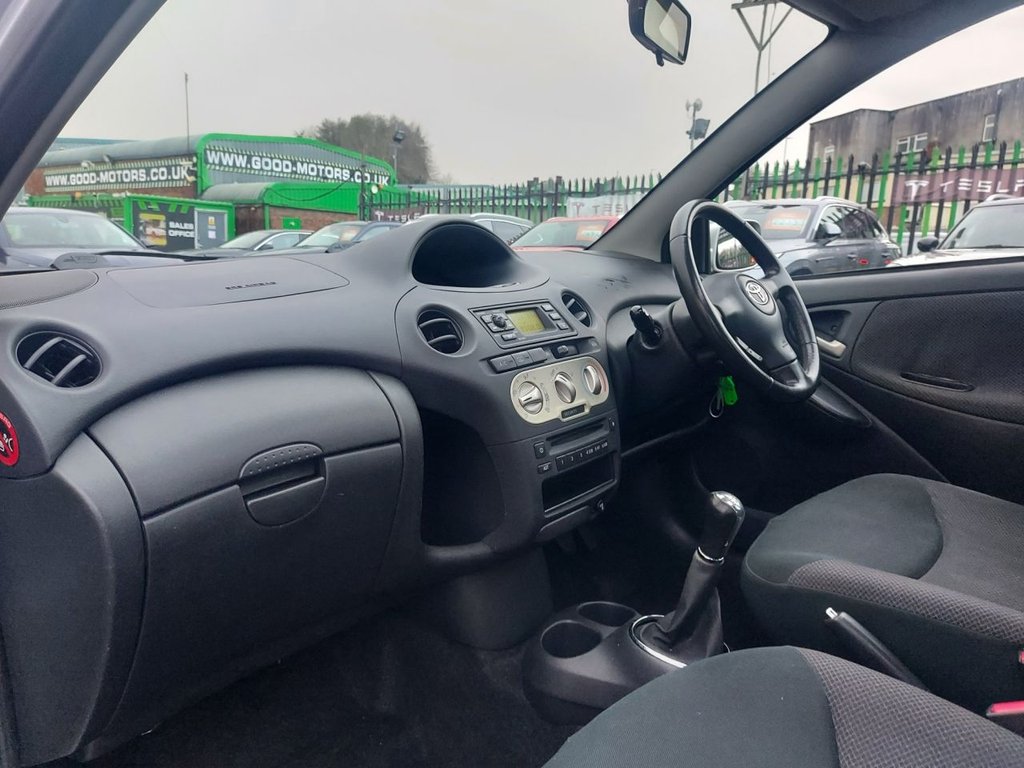 Used Toyota Yaris 2004 for sale - 76867982: Photo 19