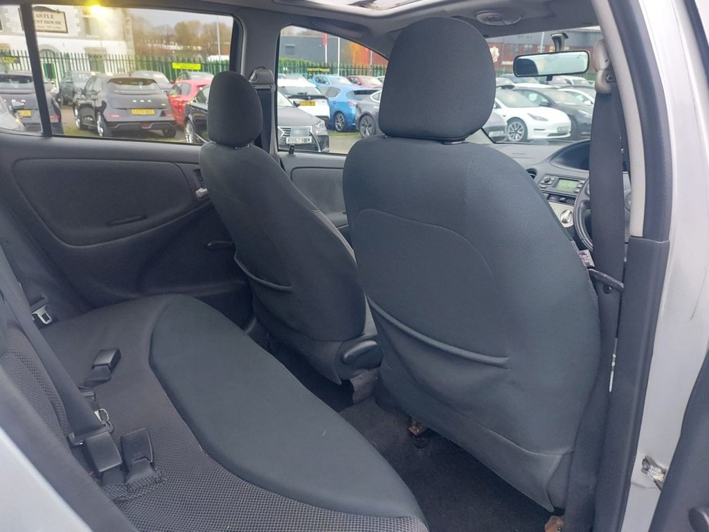 Used Toyota Yaris 2004 for sale - 76867982: Photo 26