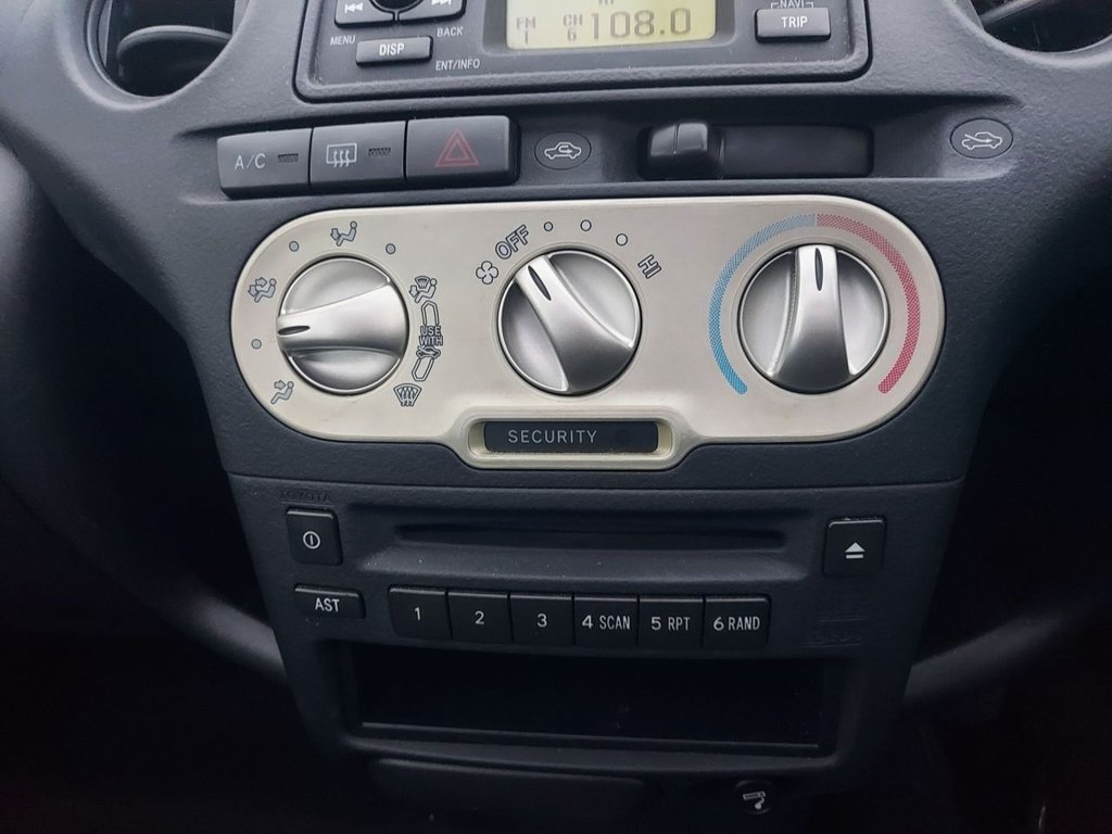 Used Toyota Yaris 2004 for sale - 76867982: Photo 32