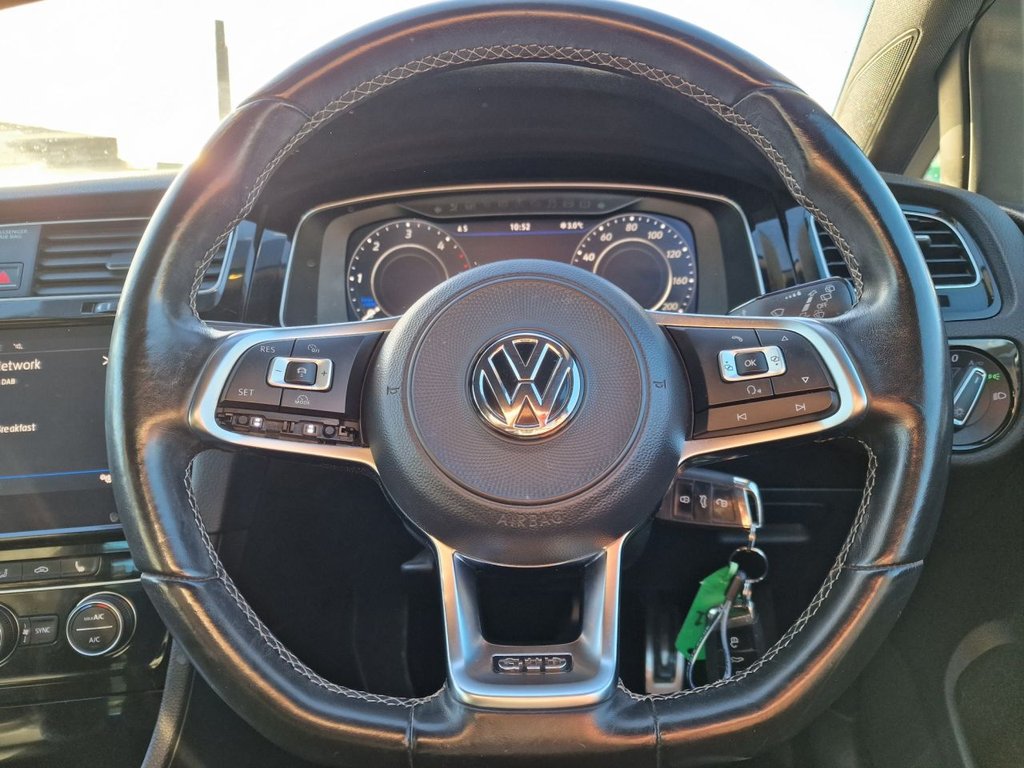 Used Volkswagen Golf 2018 for sale - 76744401: Photo 26