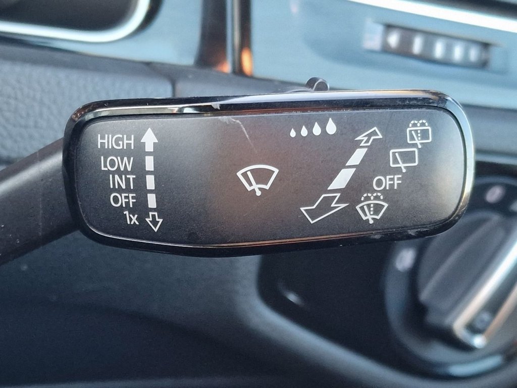 Used Volkswagen Golf 2018 for sale - 76744401: Photo 29