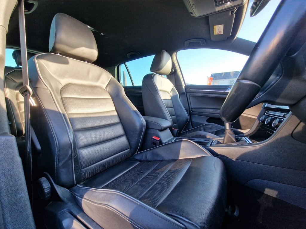 Used Volkswagen Golf 2018 for sale - 76744401: Photo 40