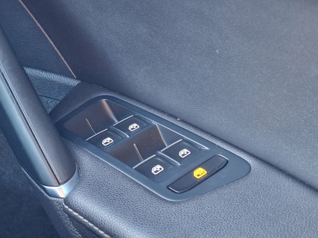 Used Volkswagen Golf 2018 for sale - 76744401: Photo 44