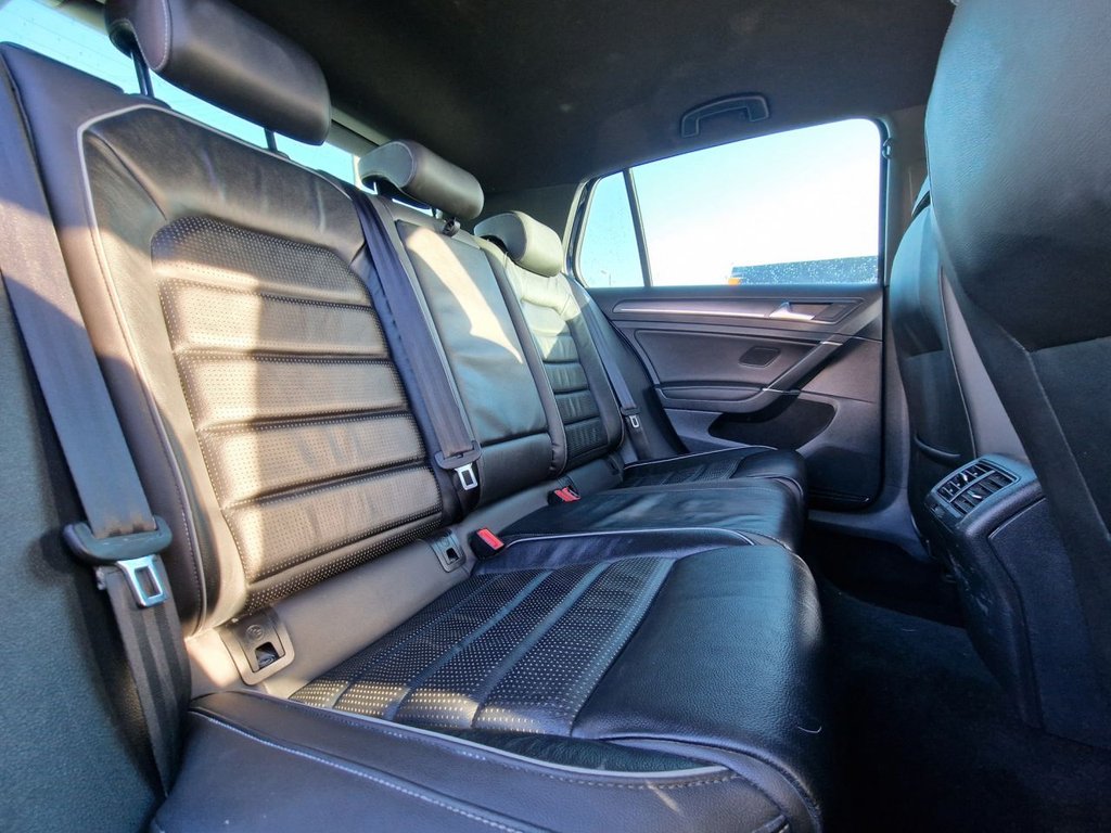 Used Volkswagen Golf 2018 for sale - 76744401: Photo 45
