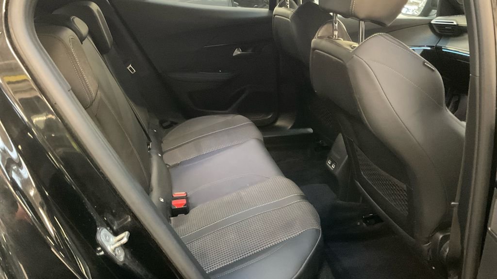 Used Peugeot E-2008 2022 for sale - 77835689: Photo 13