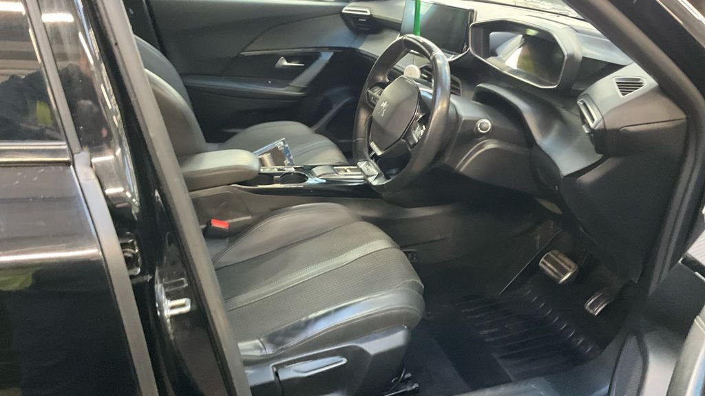 Used Peugeot E-2008 2022 for sale - 77835689: Photo 9