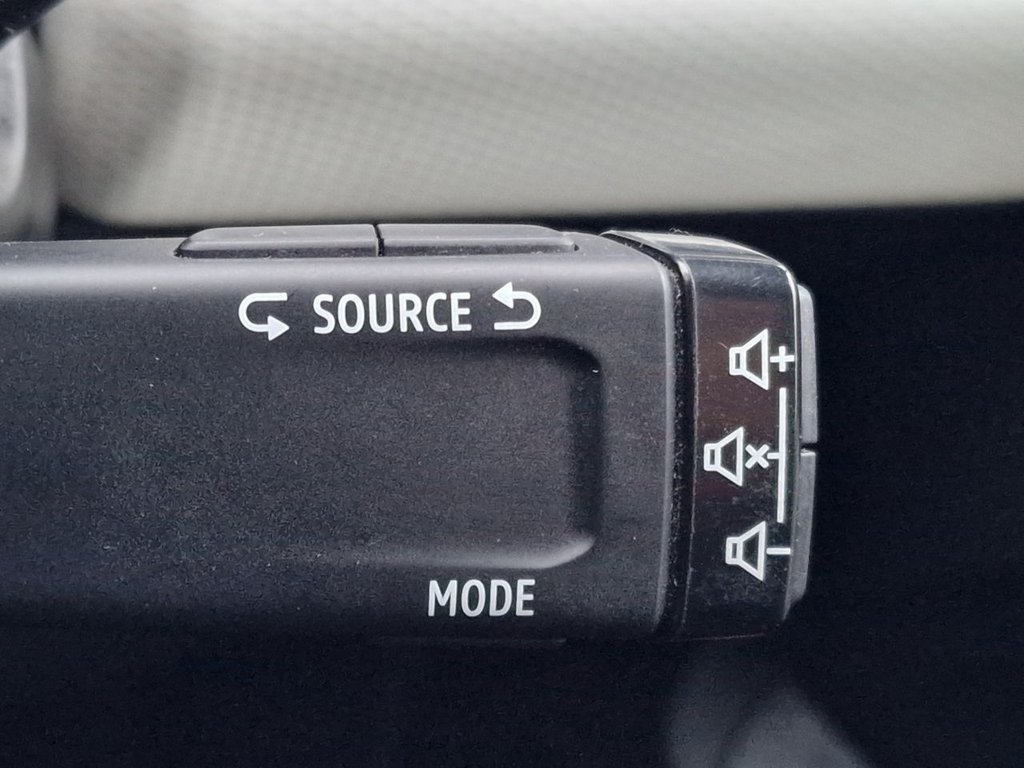 Used Renault Clio 2022 for sale - 76744403: Photo 30