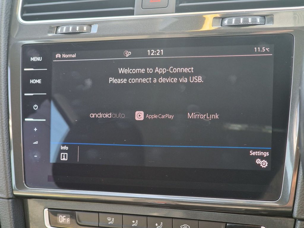 Used Volkswagen Golf 2018 for sale - 77976628: Photo 33