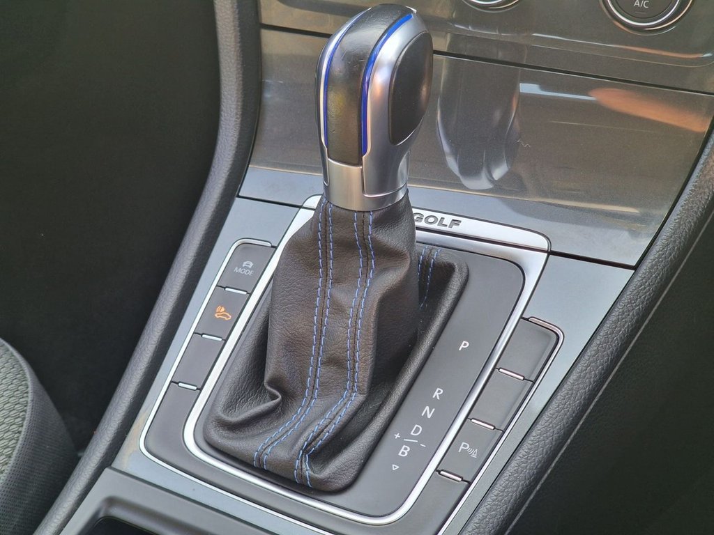 Used Volkswagen Golf 2018 for sale - 77976628: Photo 38
