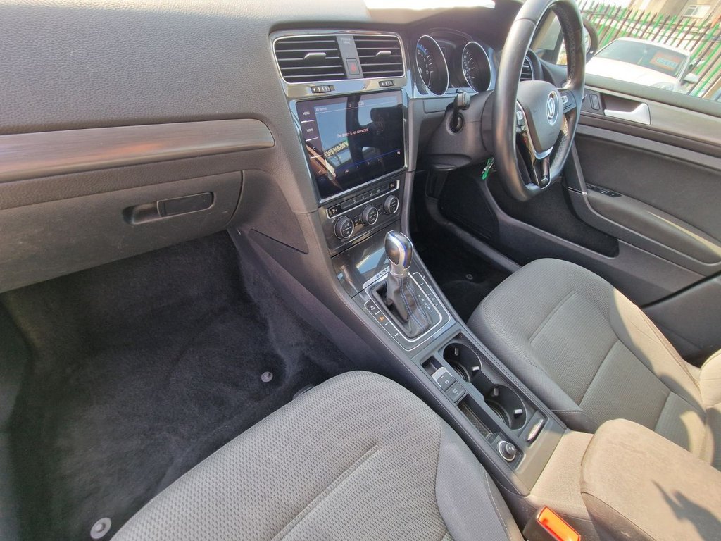 Used Volkswagen Golf 2018 for sale - 77976628: Photo 40