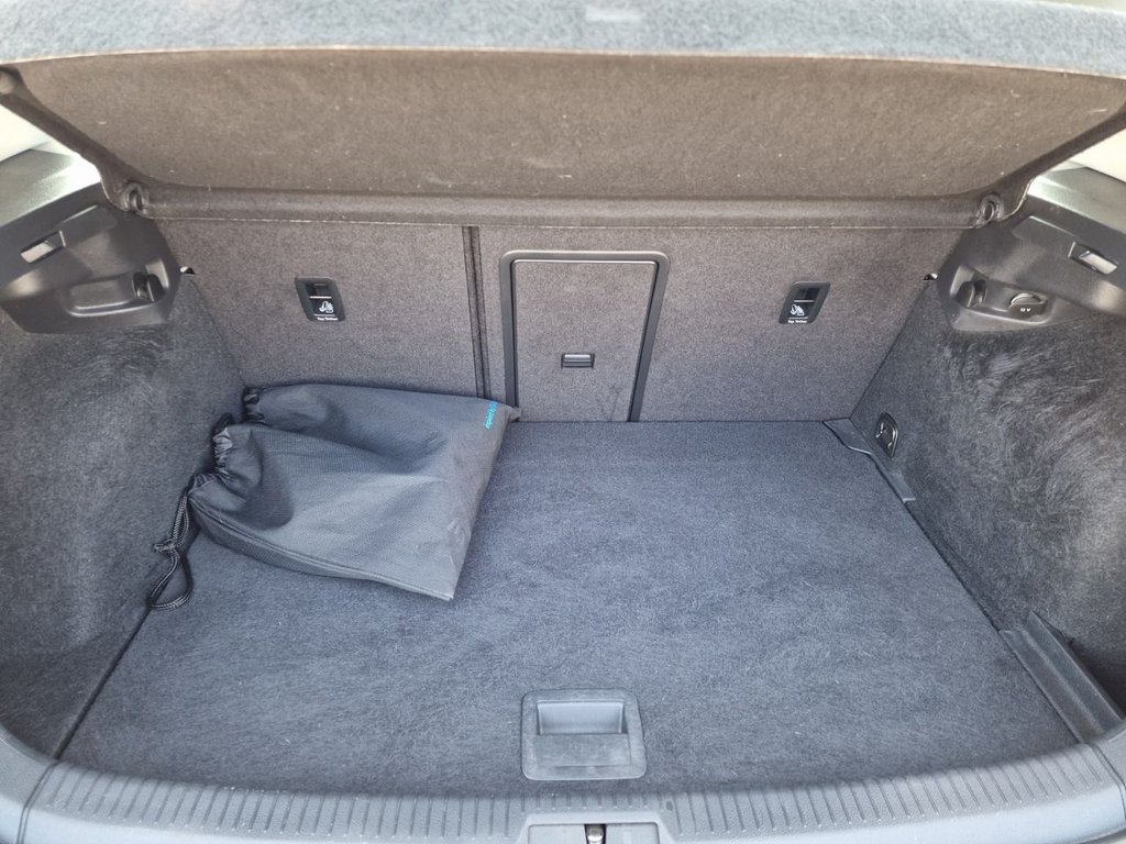 Used Volkswagen Golf 2018 for sale - 77976628: Photo 46