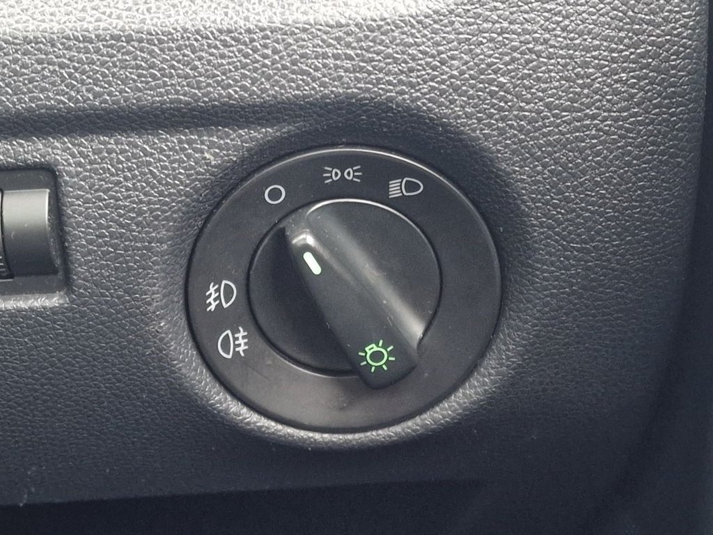 Used Skoda Roomster 2010 for sale - 77302721: Photo 26