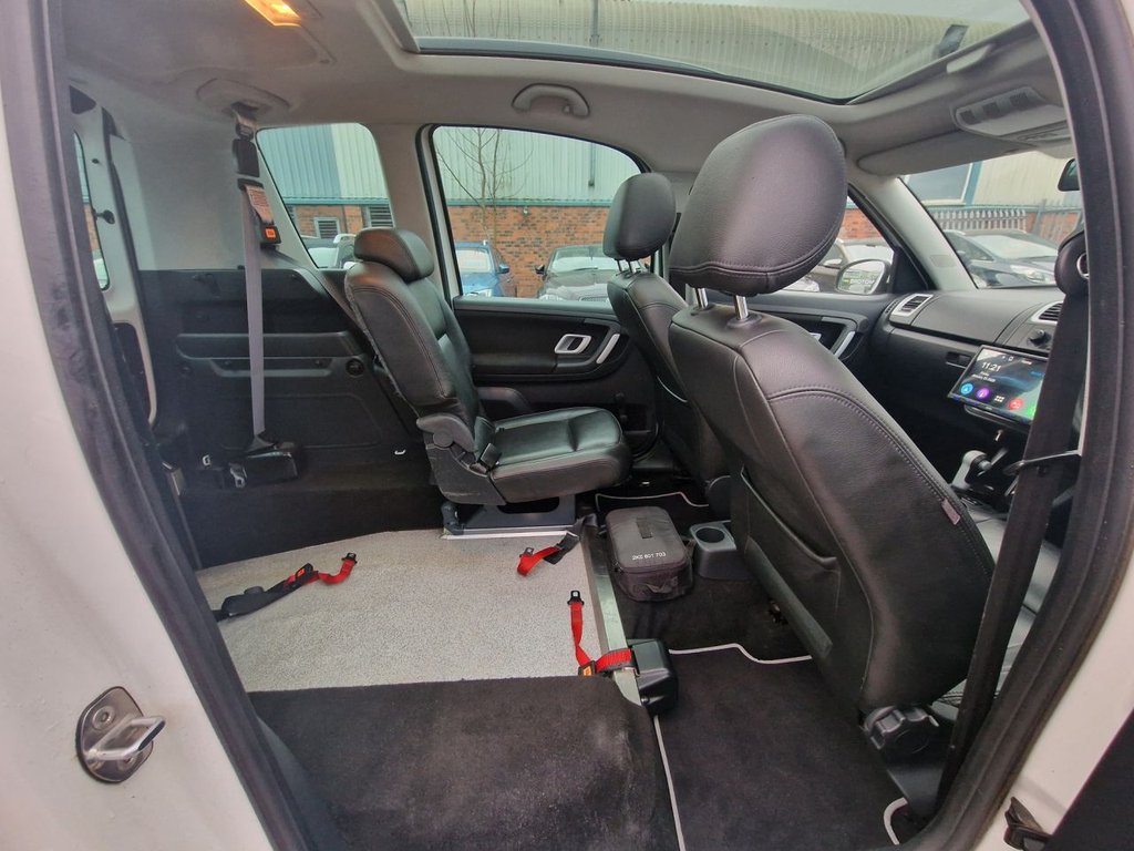 Used Skoda Roomster 2010 for sale - 77302721: Photo 42