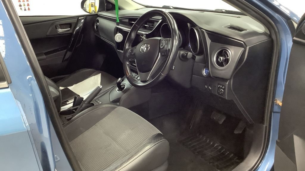 Used Toyota Auris 2017 for sale - 77976554: Photo 14