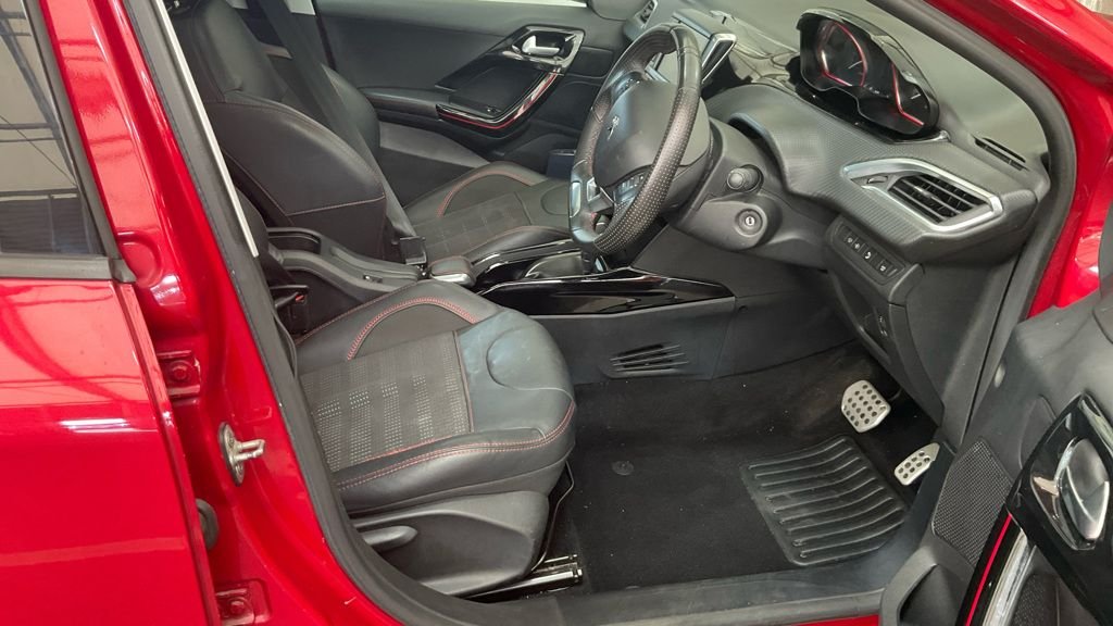 Used Peugeot 2008 2017 for sale - 77936904: Photo 13