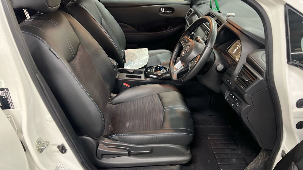 Used Nissan Leaf 2018 for sale - 76910439: Photo 14