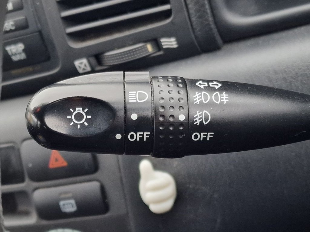 Used Toyota Corolla 2004 for sale - 76740110: Photo 24