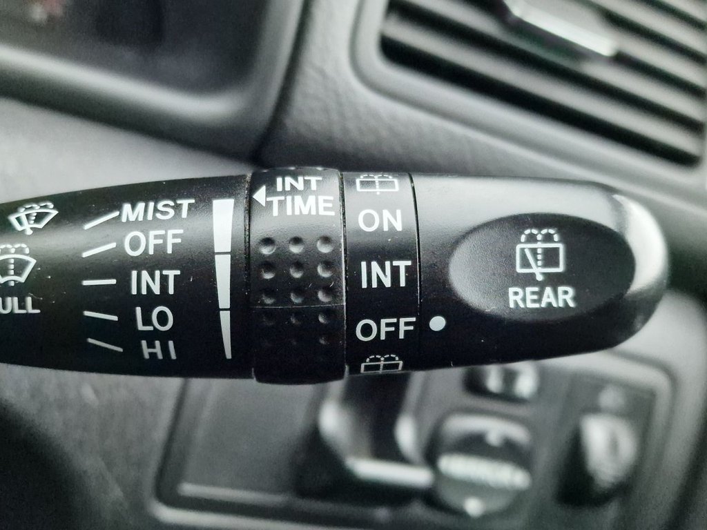 Used Toyota Corolla 2004 for sale - 76740110: Photo 25