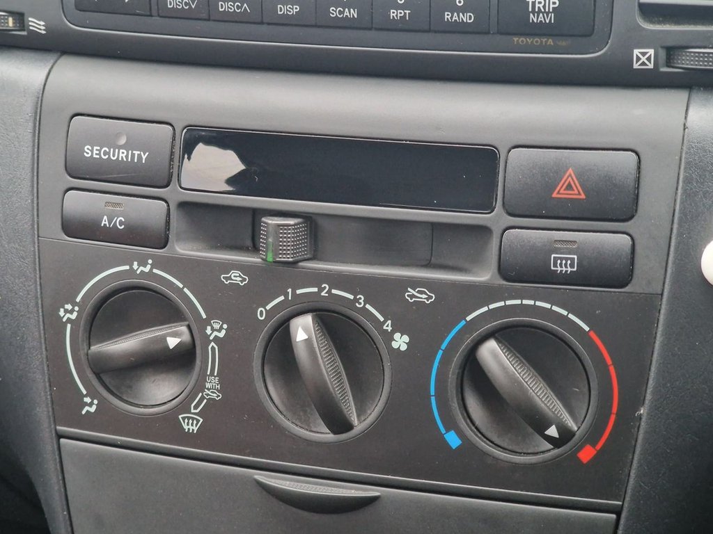 Used Toyota Corolla 2004 for sale - 76740110: Photo 27