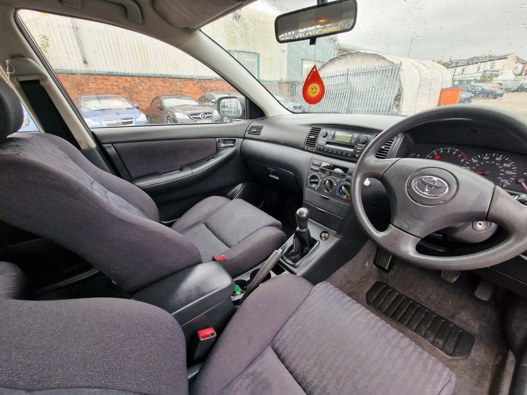 Used Toyota Corolla 2004 for sale - 76740110: Photo 32