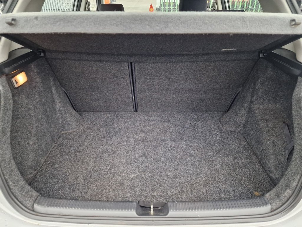 Used Toyota Corolla 2004 for sale - 76740110: Photo 36