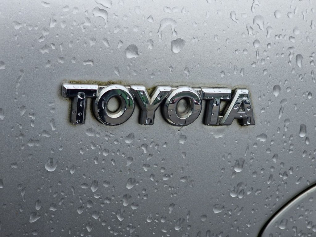 Used Toyota Corolla 2004 for sale - 76740110: Photo 37