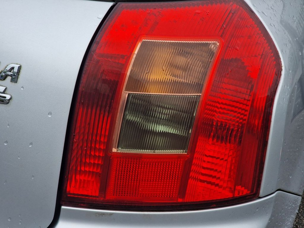 Used Toyota Corolla 2004 for sale - 76740110: Photo 39