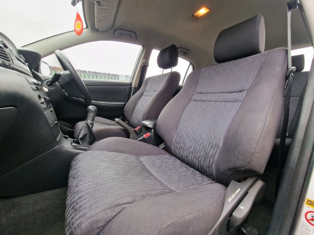 Used Toyota Corolla 2004 for sale - 76740110: Photo 43