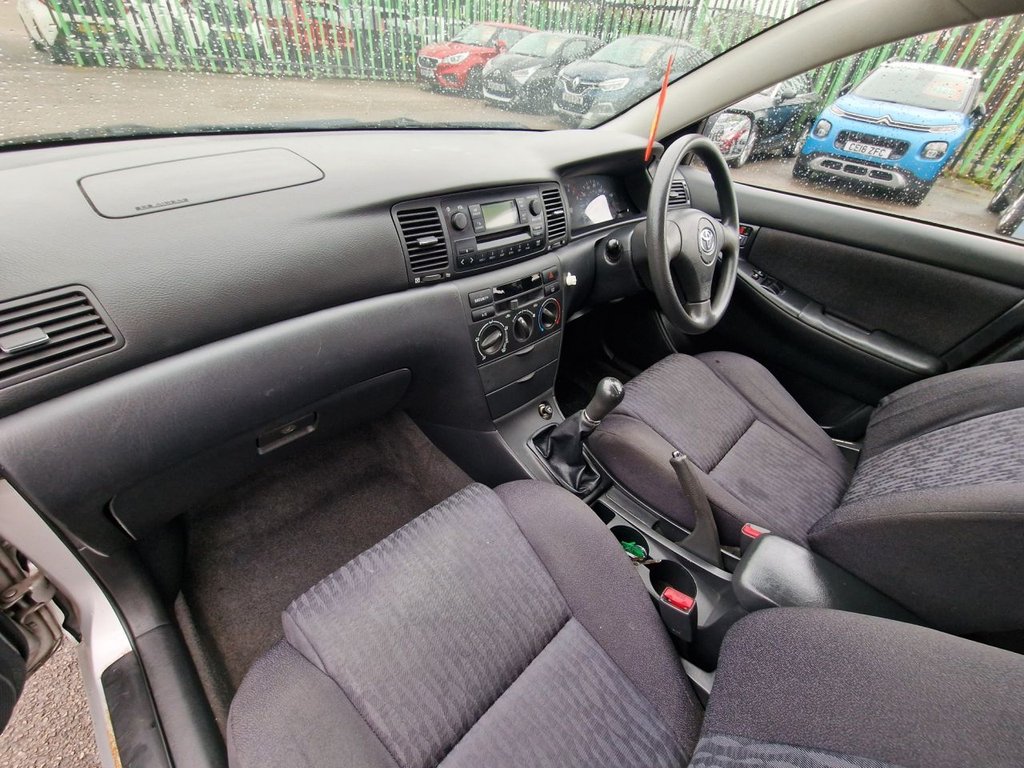 Used Toyota Corolla 2004 for sale - 76740110: Photo 45