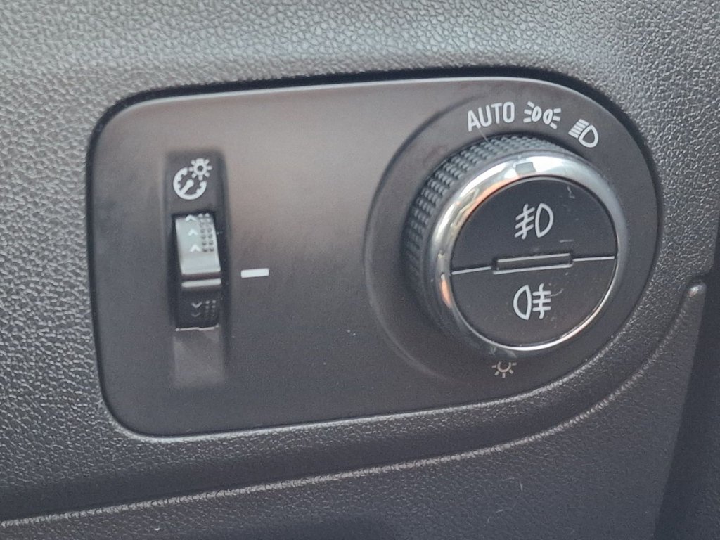 Used Vauxhall Crossland 2022 for sale - 77327651: Photo 31