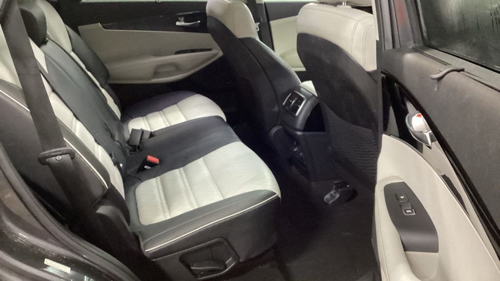 Used Kia Sorento 2016 for sale - 77642664: Photo 13