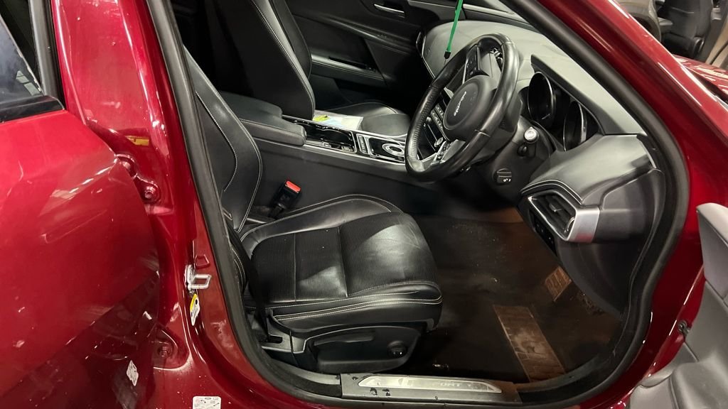 Used Jaguar XE 2017 for sale - 76973482: Photo 11