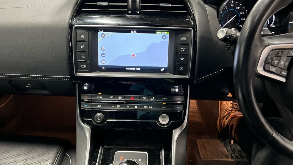 Used Jaguar XE 2017 for sale - 76973482: Photo 14