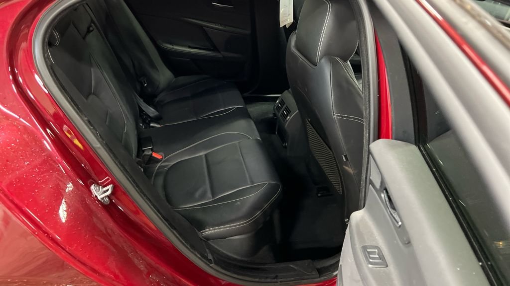 Used Jaguar XE 2017 for sale - 76973482: Photo 9