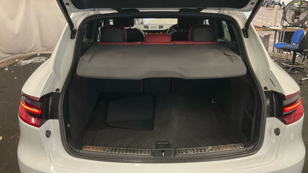 Used Porsche Macan 2025 for sale - 77319571: Photo 13